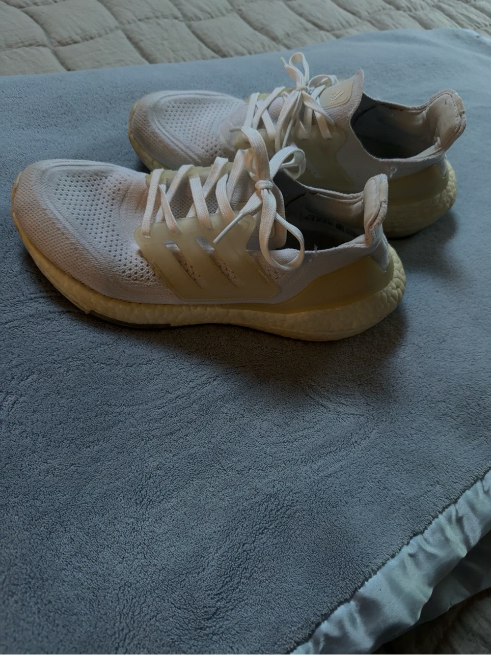 Women’s White Athletic Sneakers - Lightweight Comfort - Picture 2 of 3